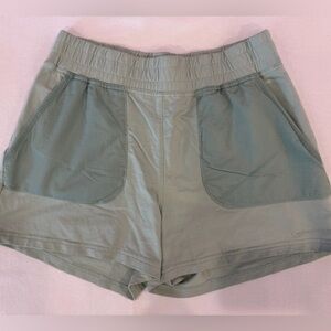 Outdoor Voices Beachtree Shorts in Silt Green 3.5” Size Small